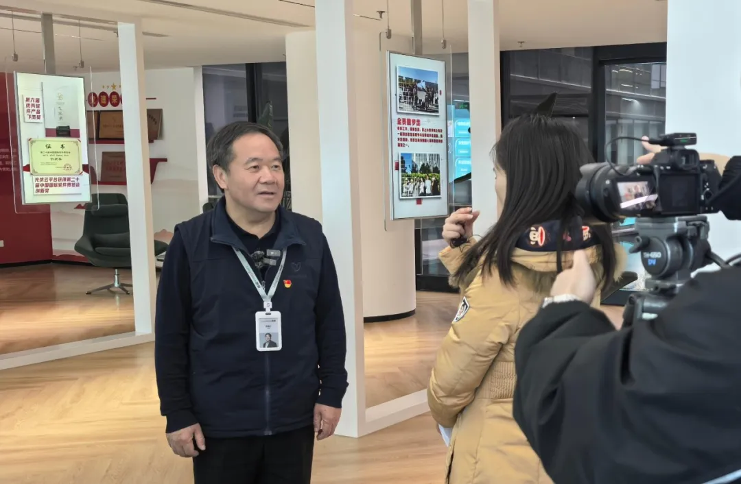 两会聚焦｜党建引领立异，，环球360聚力前行